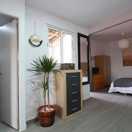 Suite Puerta Osario Con Terraza Севилья Экстерьер фото