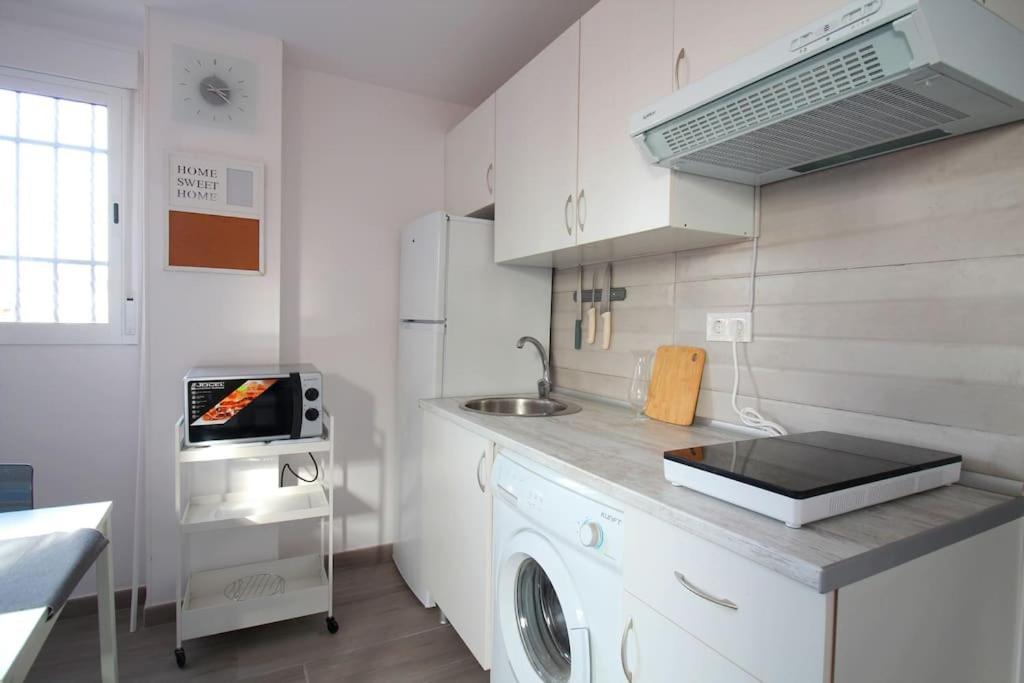 Suite Puerta Osario Con Terraza Севилья Экстерьер фото