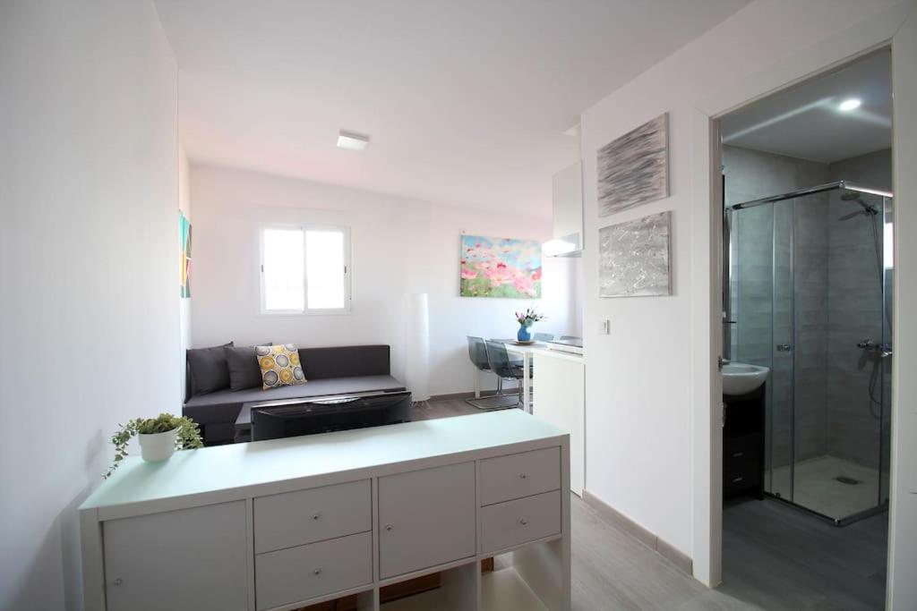 Suite Puerta Osario Con Terraza Севилья Экстерьер фото