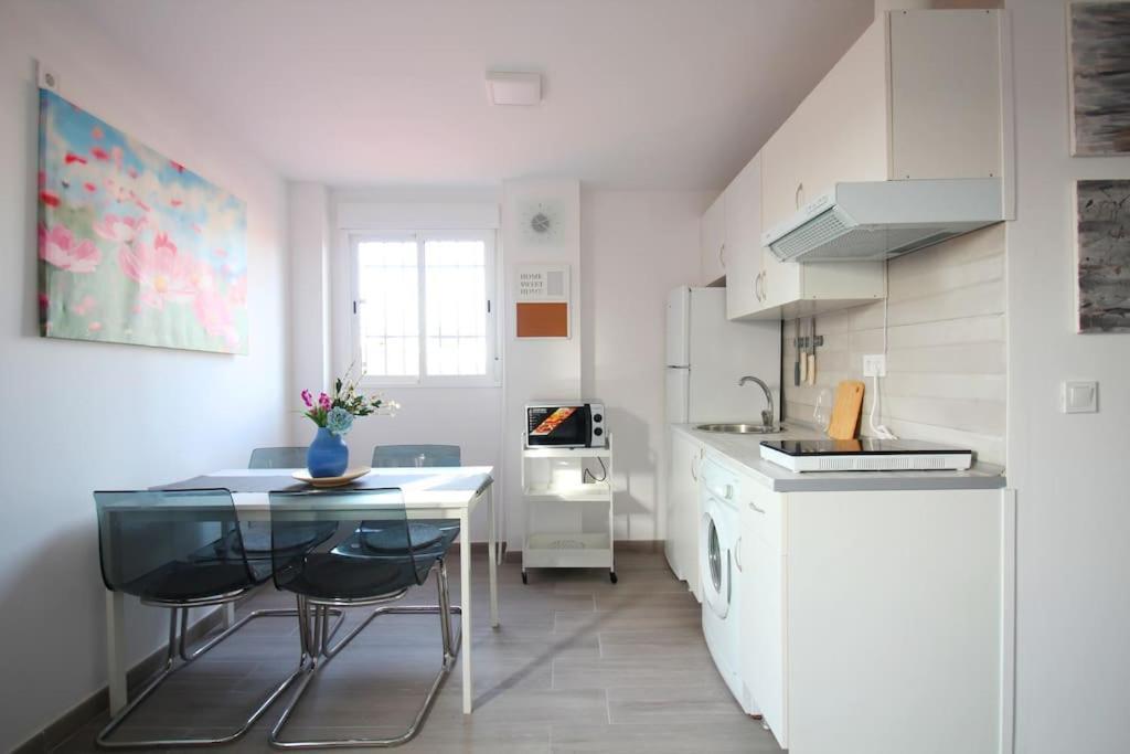 Suite Puerta Osario Con Terraza Севилья Экстерьер фото