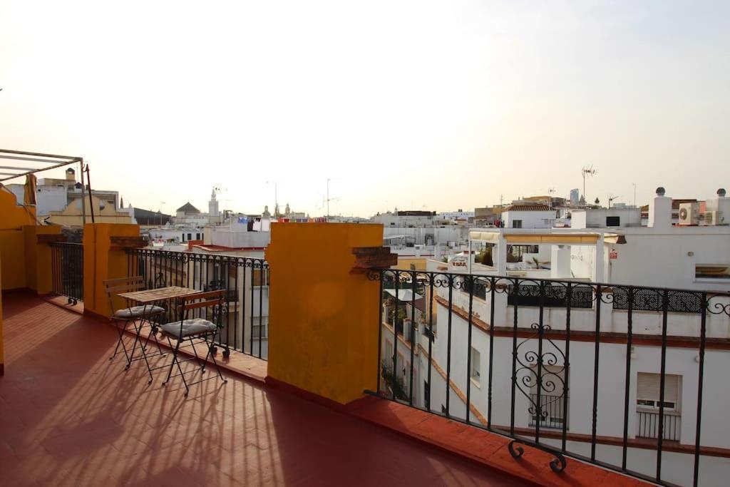 Suite Puerta Osario Con Terraza Севилья Экстерьер фото