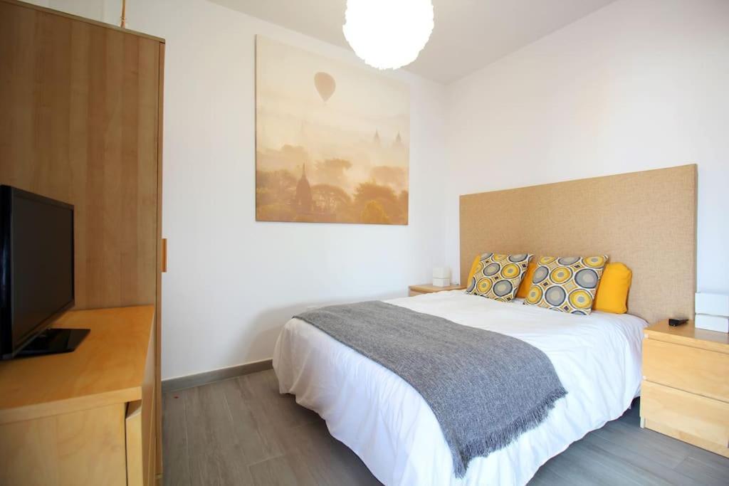 Suite Puerta Osario Con Terraza Севилья Экстерьер фото