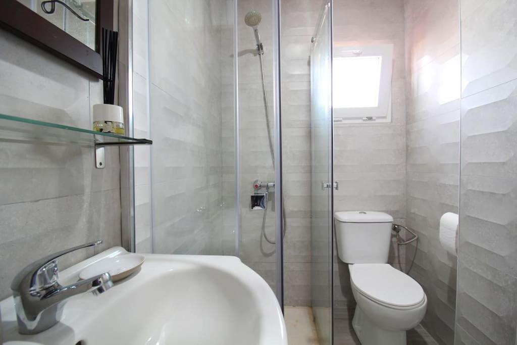 Suite Puerta Osario Con Terraza Севилья Экстерьер фото