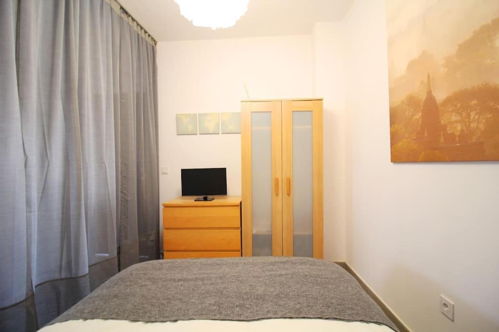 Suite Puerta Osario Con Terraza Севилья Экстерьер фото